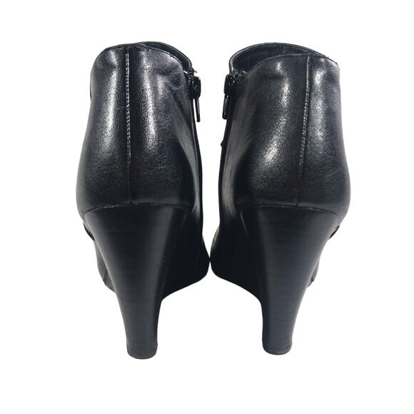 NINE WEST! HOT BLACK GENUINE LEATHER WEDGE STACKED HEEL ZIP BOOTS! SZ 9.5M - Picture 8 of 10